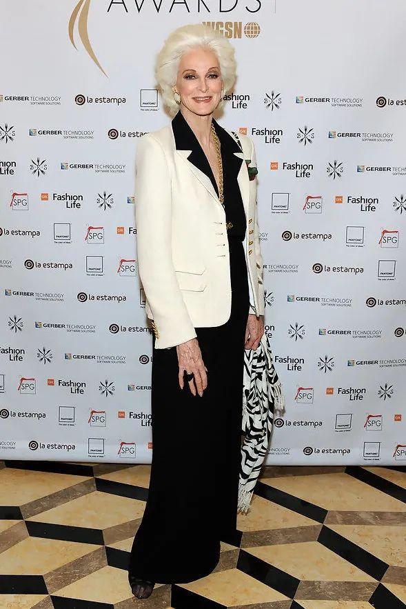 超模卡门年龄,92岁超模卡门潇洒优雅的代名词