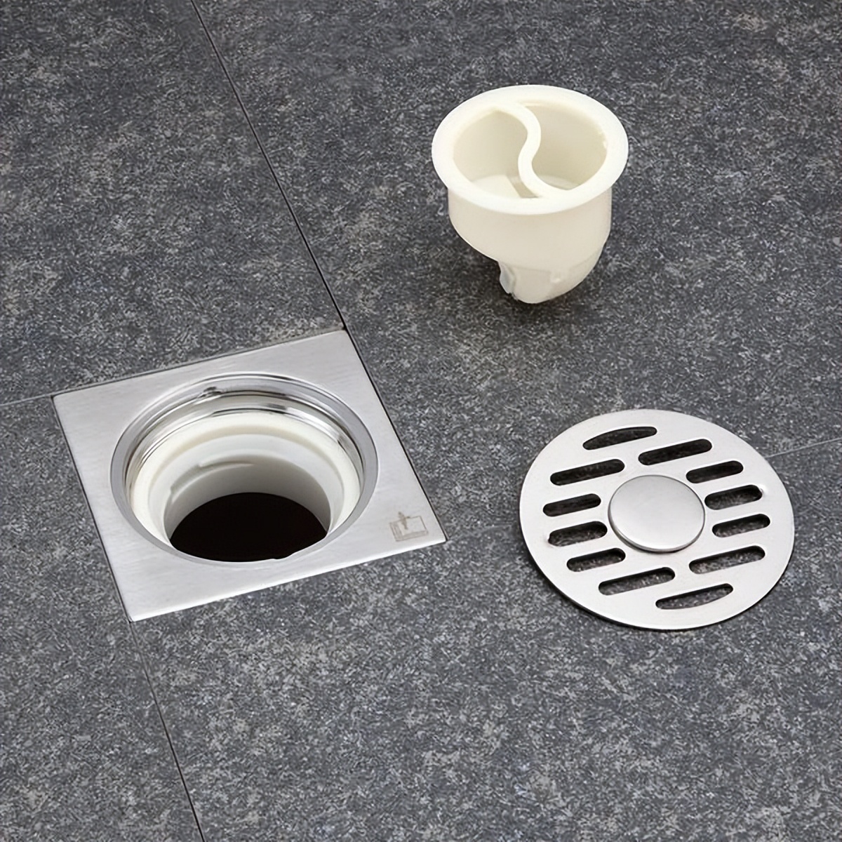 老人脸上出现疤痕发痒怎么回事,老人脸上长黑结痂痒怎么治