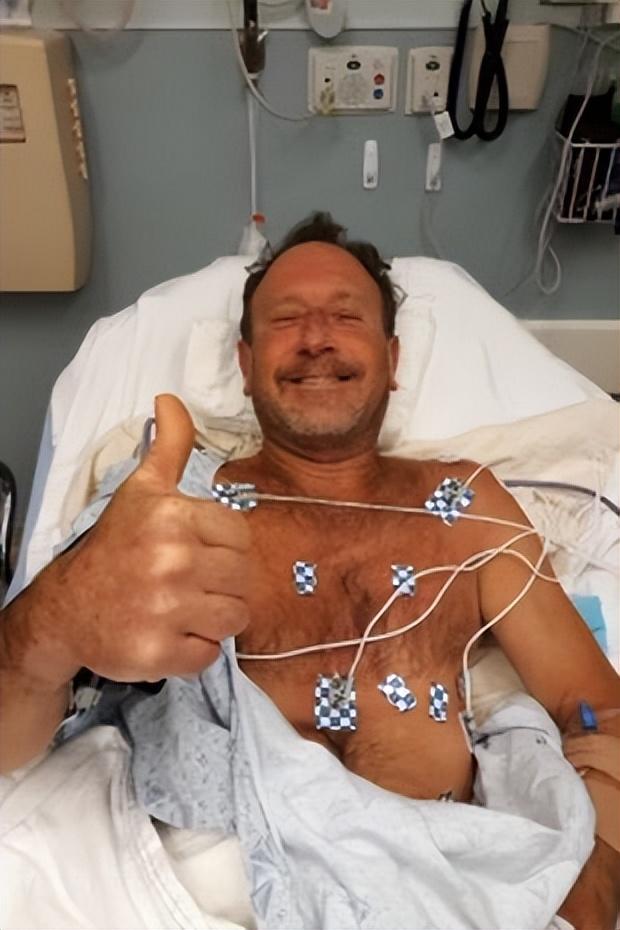 潜水员被鲸鱼吞下如何出来,穿潜水服被鲸鱼吞下该如何自救