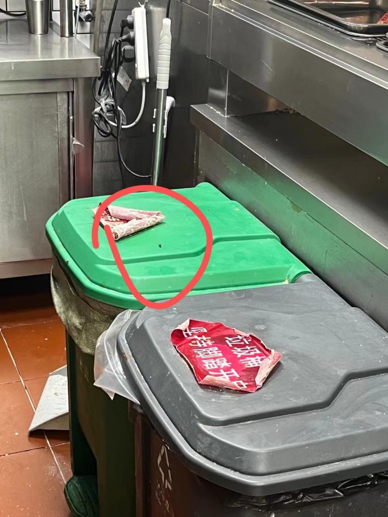 华莱士后厨第一视角,潍坊华莱士后厨曝光视频