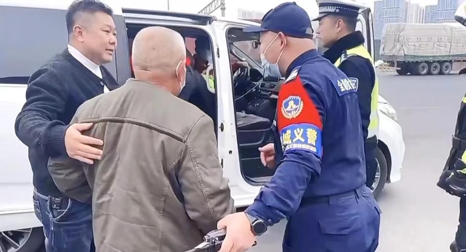 消除老年人“就诊鸿沟”，龙口“莲心陪诊”代子女求医问药