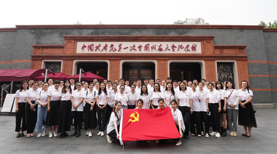 中国建材最新标志,中国建材碲化镉发电玻璃