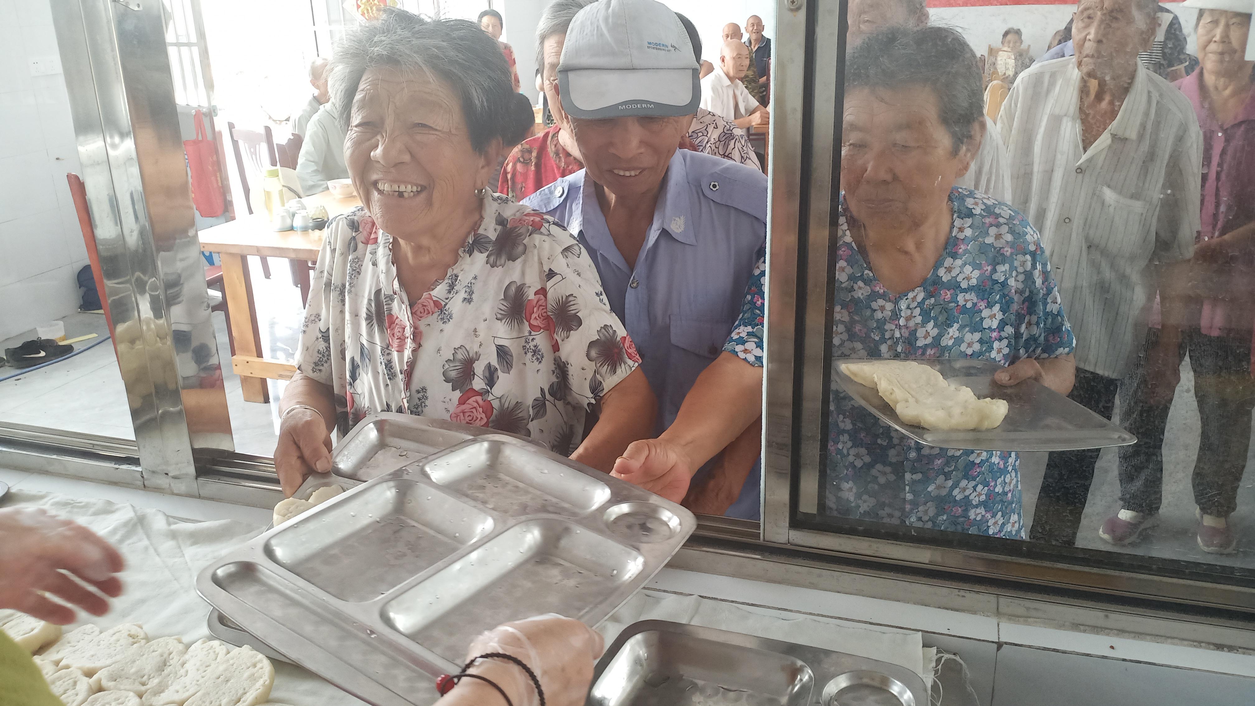 农村爱心食堂怎么样了,农村爱心厨房视频