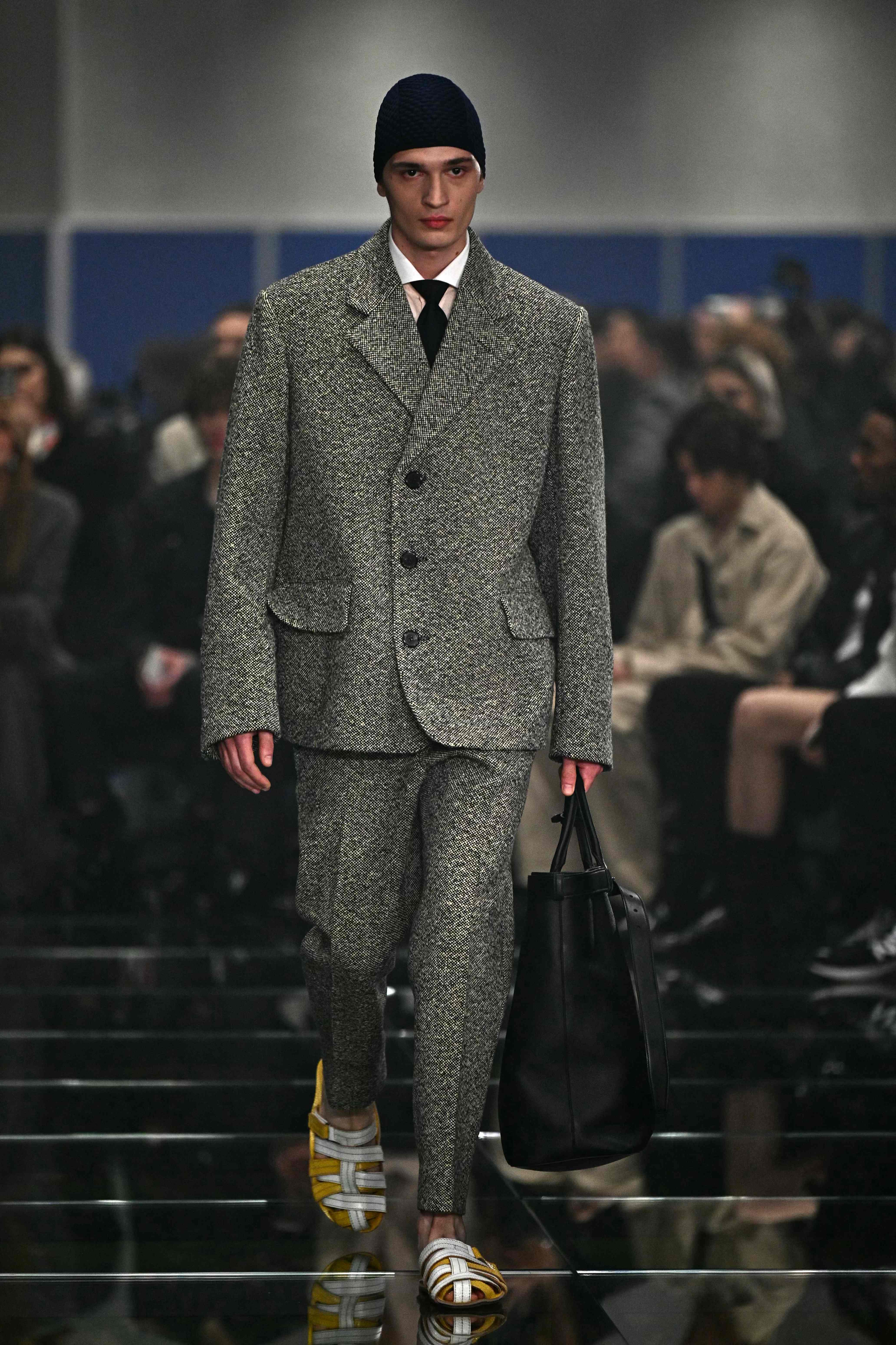 普拉达2023秋冬男装时装秀,米兰时装普拉达