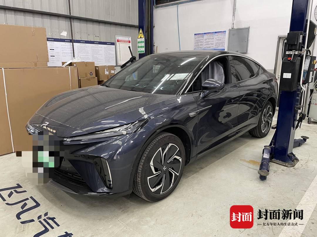 成都一车主洗车时车门突然弹开，车内进水损失超2万元，维修费该谁买单？｜追踪到底