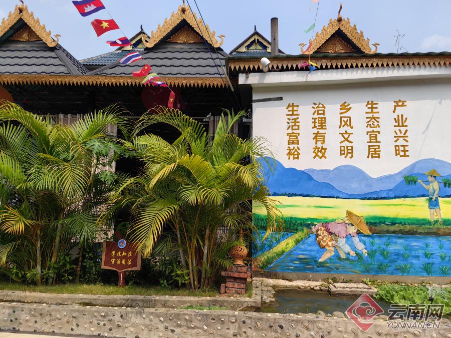 万千气象看美丽云南,西双版纳傣族村寨风光