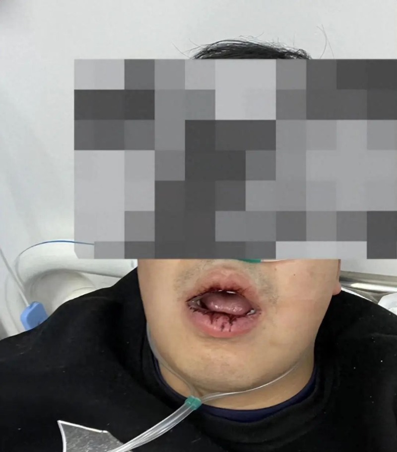 小伙在业主群脏话骂物业,小伙在小区群内大骂