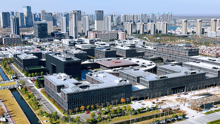 接续奋斗谋发展勇毅前行开新局,接续奋斗新征程砥砺奋进新时代