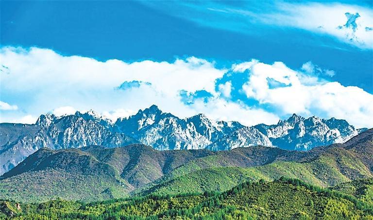 甘肃被群山环绕的景点,甘肃雄伟风景