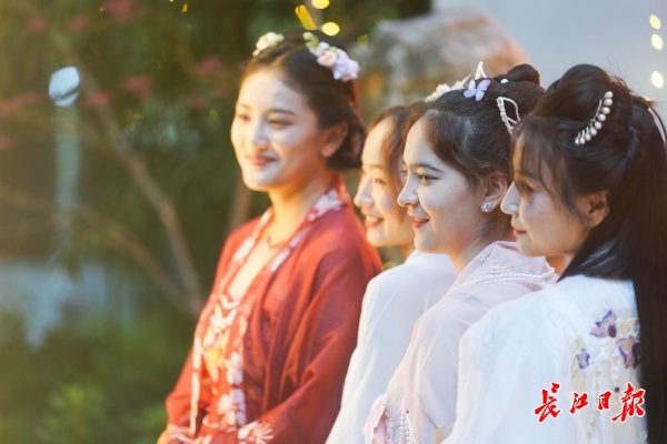 荆风楚韵完整视频,荆风楚韵风景区