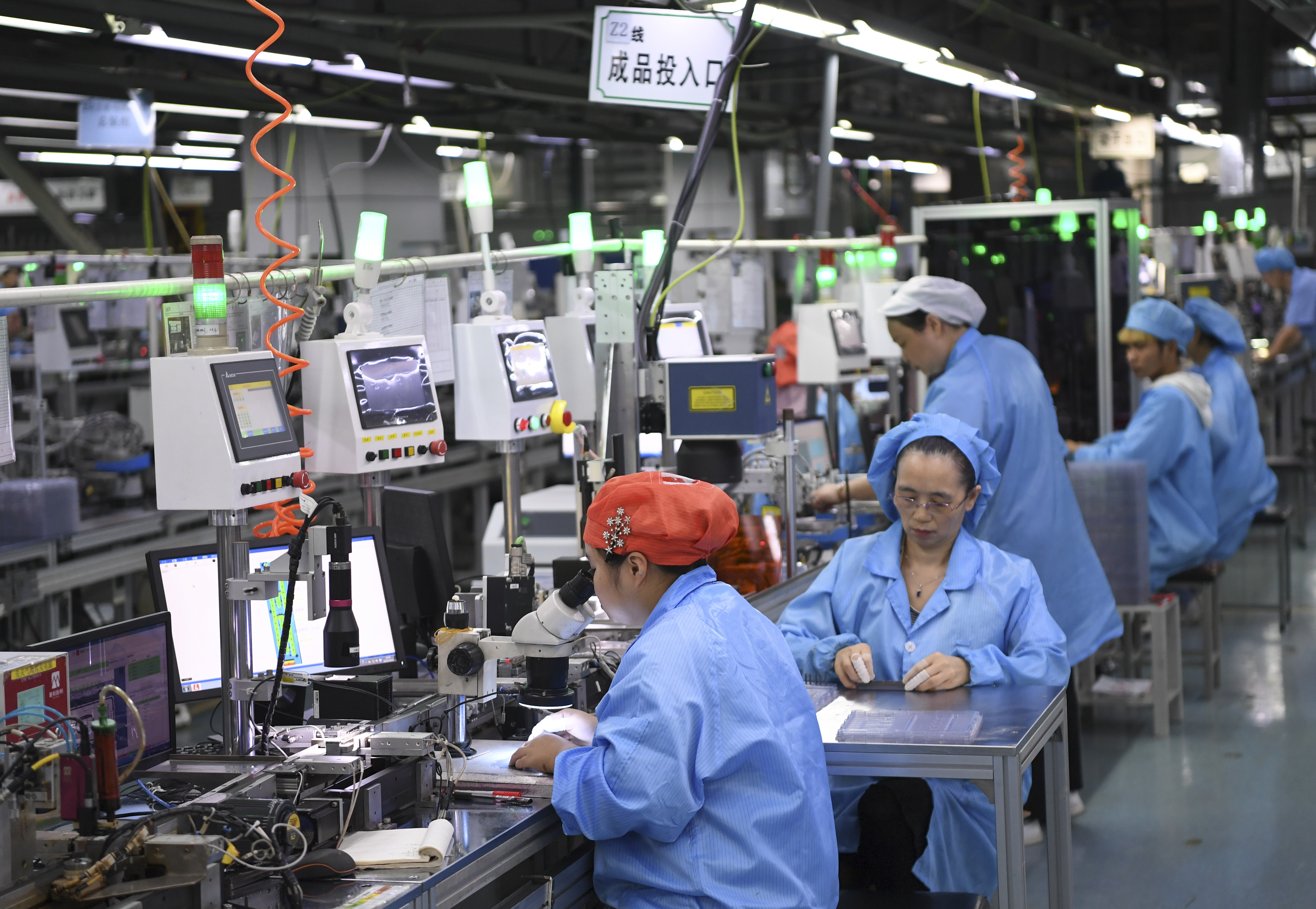 新华全媒访谈,新华全媒创新科技闪耀数博会