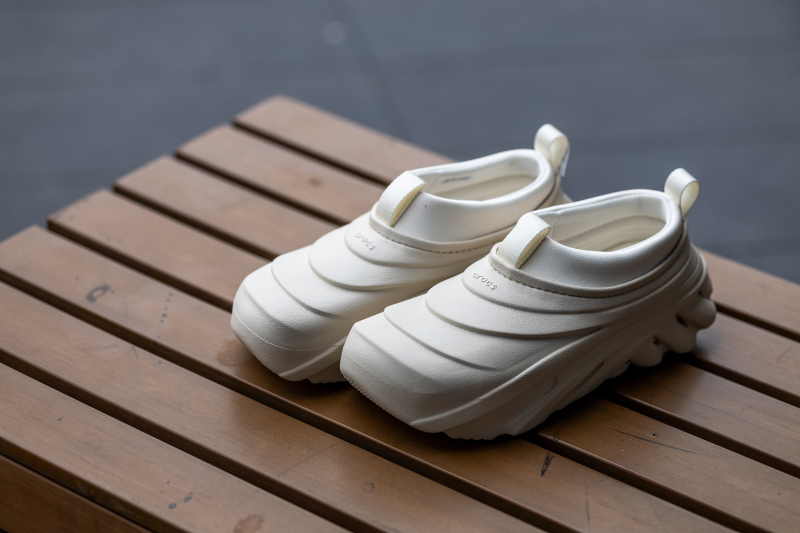 crocs洞洞鞋刘雨昕,crocs刘雨昕同款鞋花怎么装