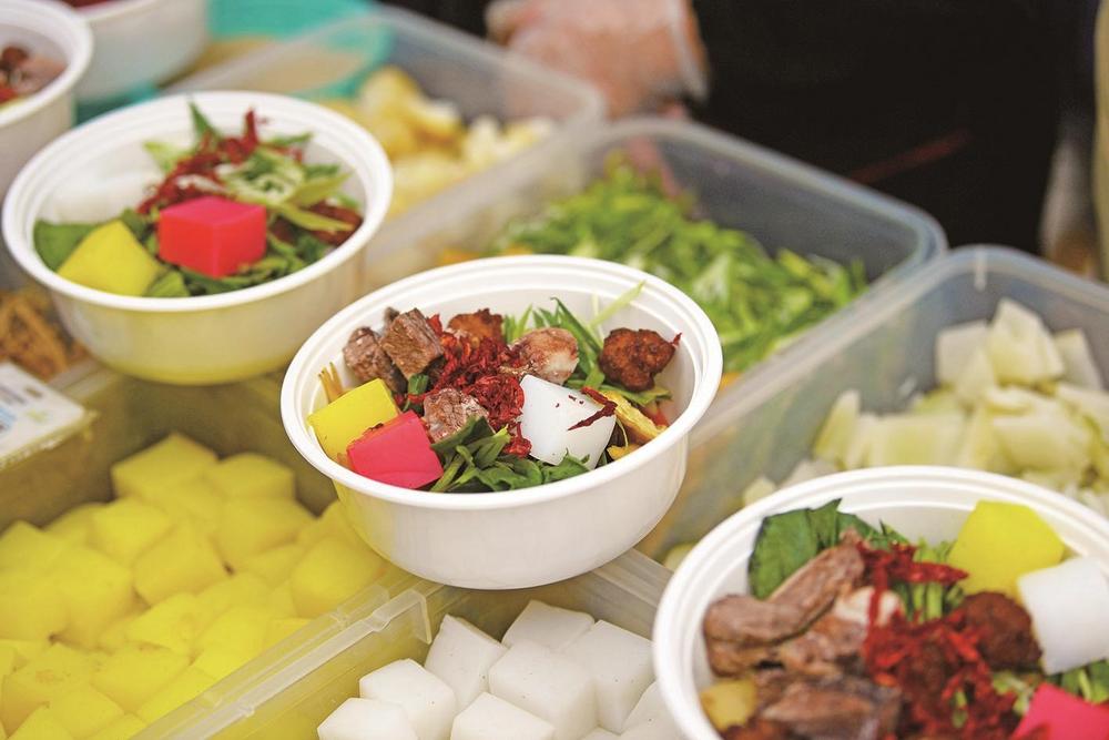 西宁下南关街火出圈，带给我们怎样的启示？有了下南关街这个样板，青海人开始期待，哪一条街会成为下一条“下南关街”？在哪里下一条“下南关街”