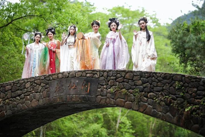 神仙居汉服走秀,趣探千年汉服游园会