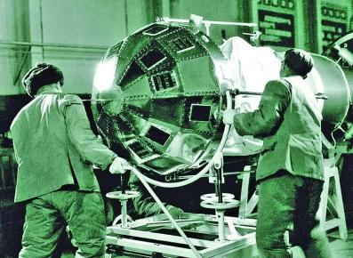 复兴路上添砖加瓦,复兴路上强军梦