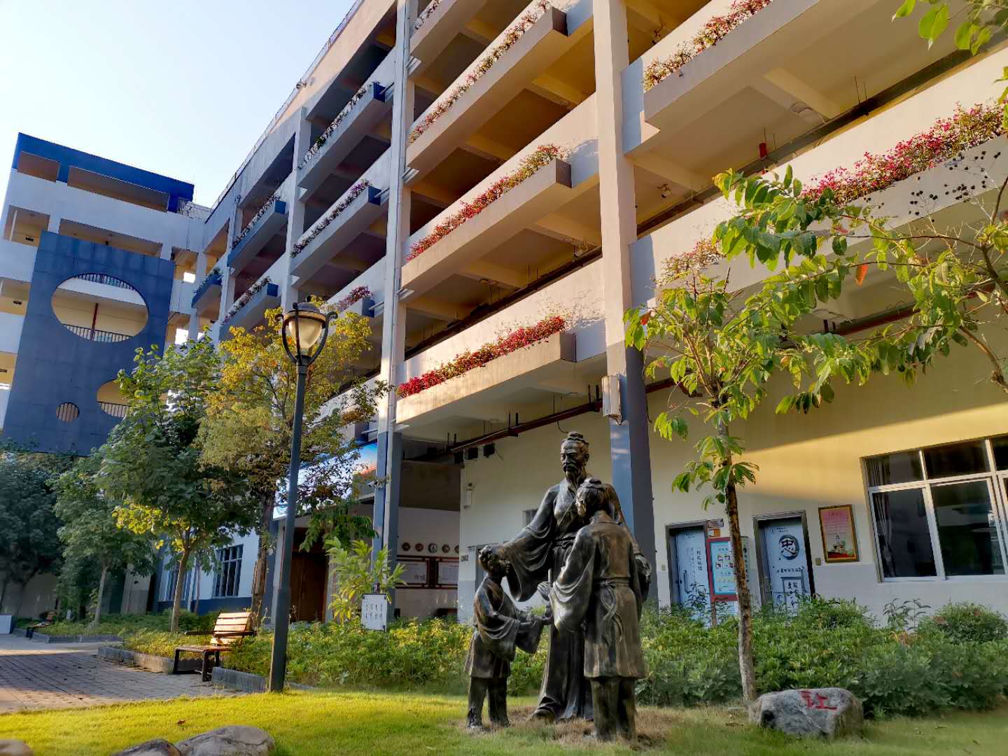 光明区李松蓢中学,深圳市光明区李松蓢初中学校