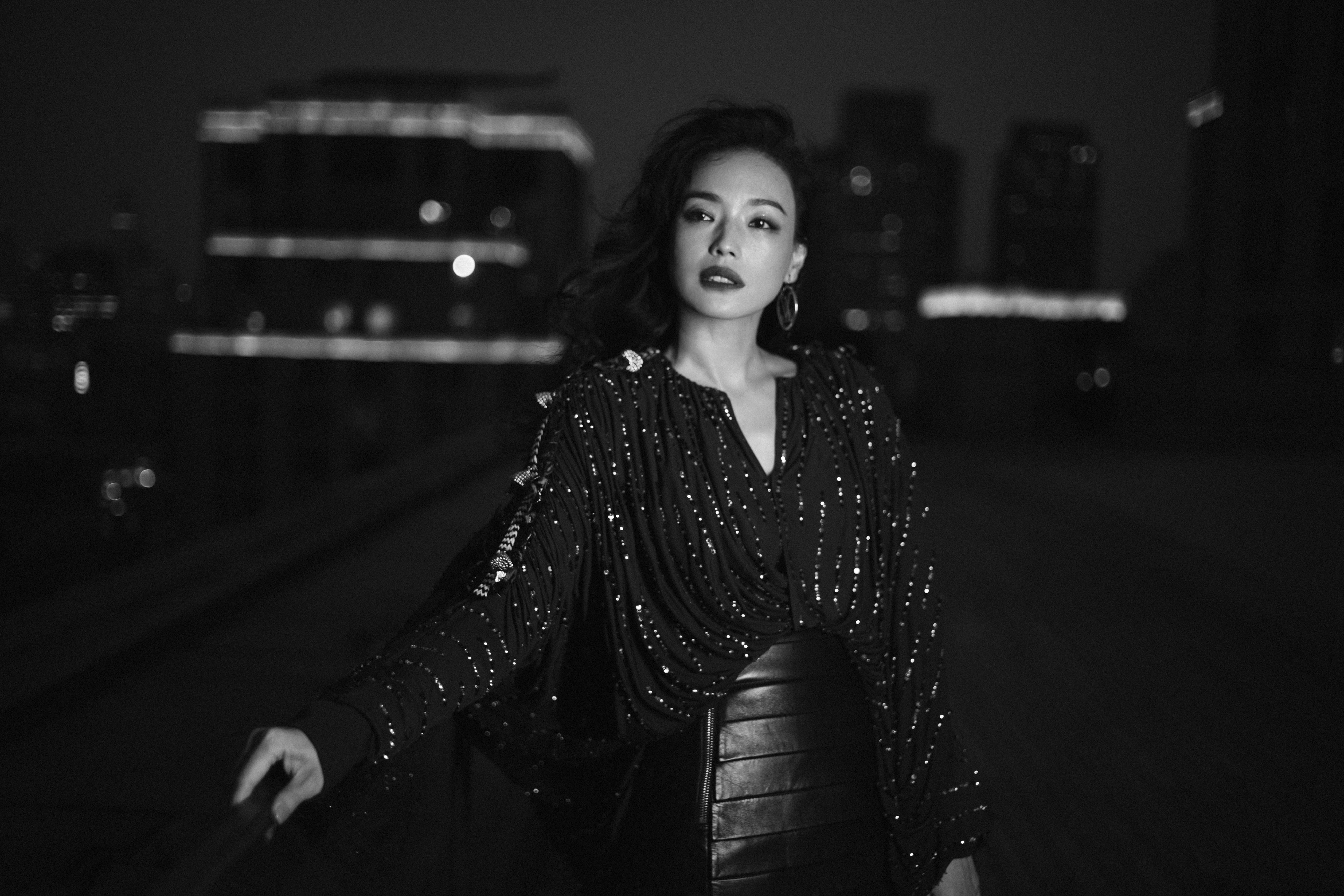 舒淇亮相米兰秀场,路易威登2022早春时装秀舒淇