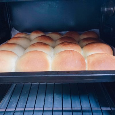 牛奶蜂蜜小面包的做法,厨师机蜂蜜小面包