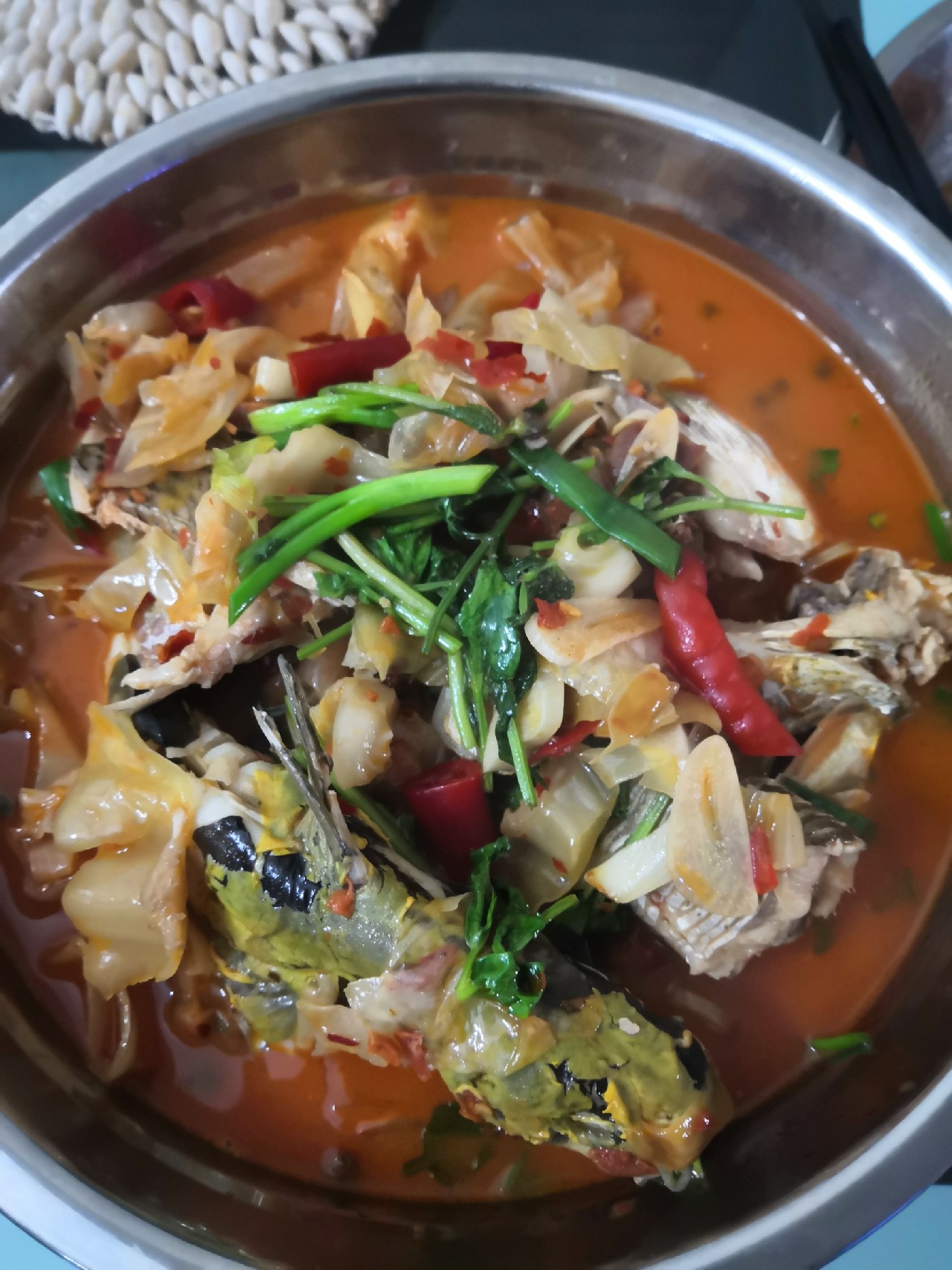 梅子姐这次选了没有打窝的钓位，渔获究竟如何呢