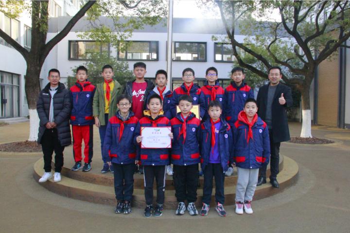 杭实外足球小将荣膺“最佳射手”，看到他的书法作品，师生们不淡定了