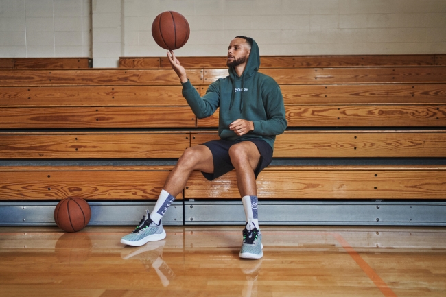 库里加冕nba历史三分王格林,库里加冕历史三分王球衣