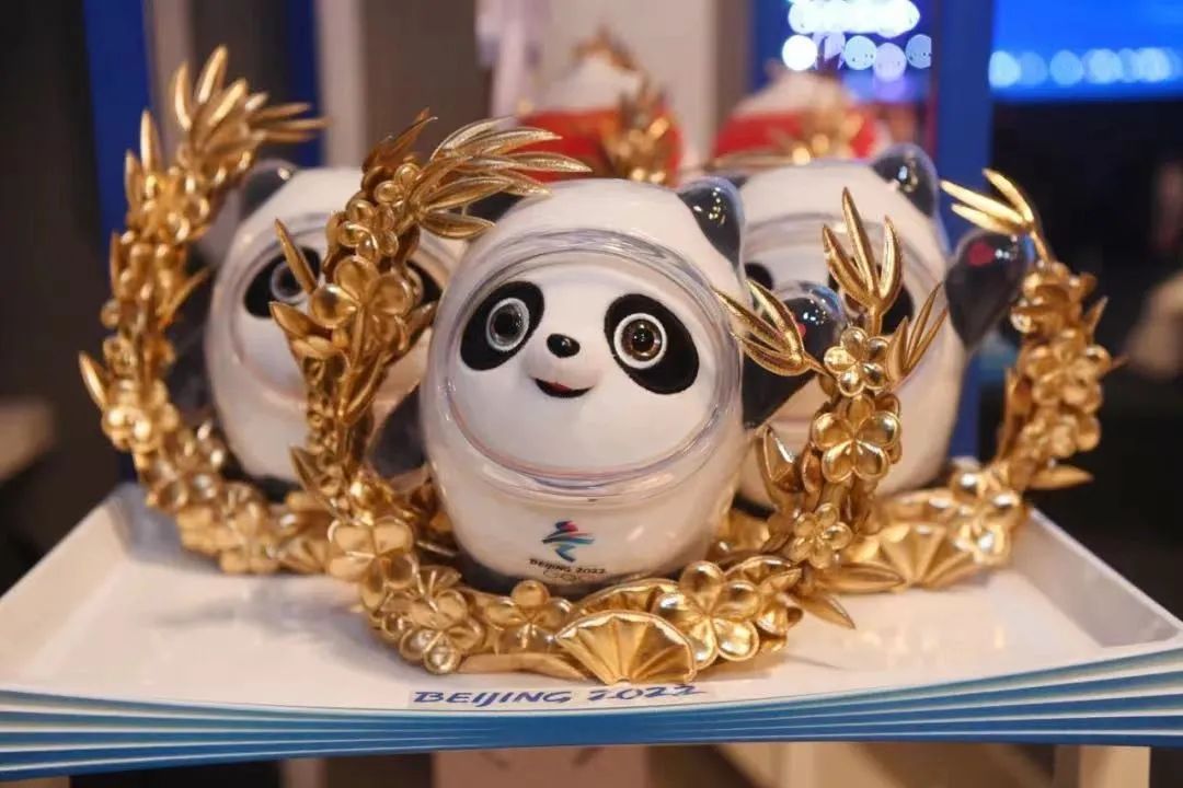 冬奥会吉祥物冰墩墩设计人是谁,吉祥物设计师曹雪