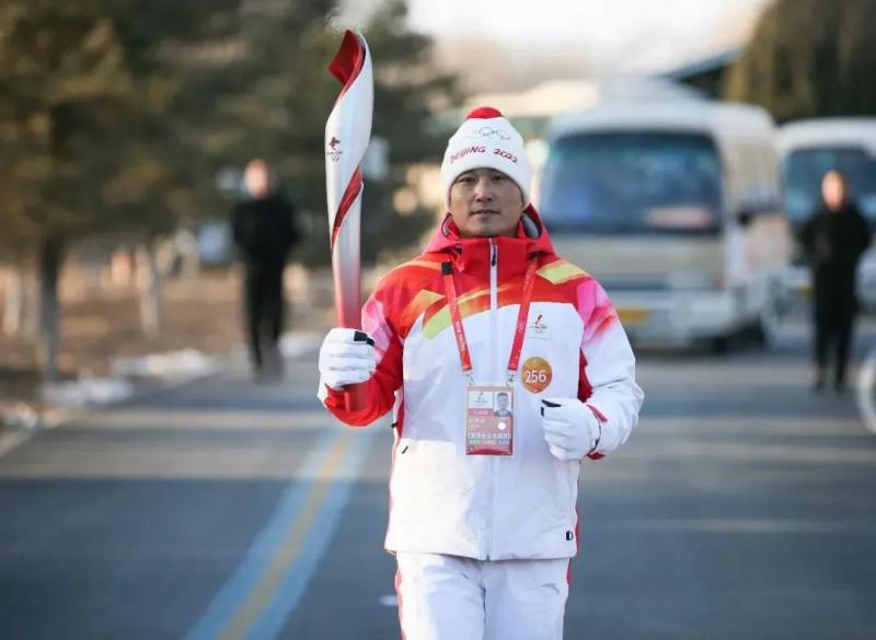 警探号丨14年前他是护跑手2022年高擎奥运火炬“飞扬”