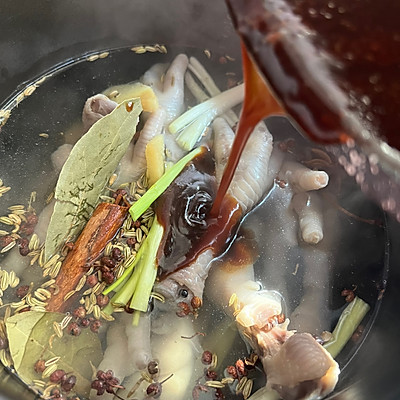 沉浸式吃卤鸡爪软烂脱骨,卤得很入味的脆皮鸡爪