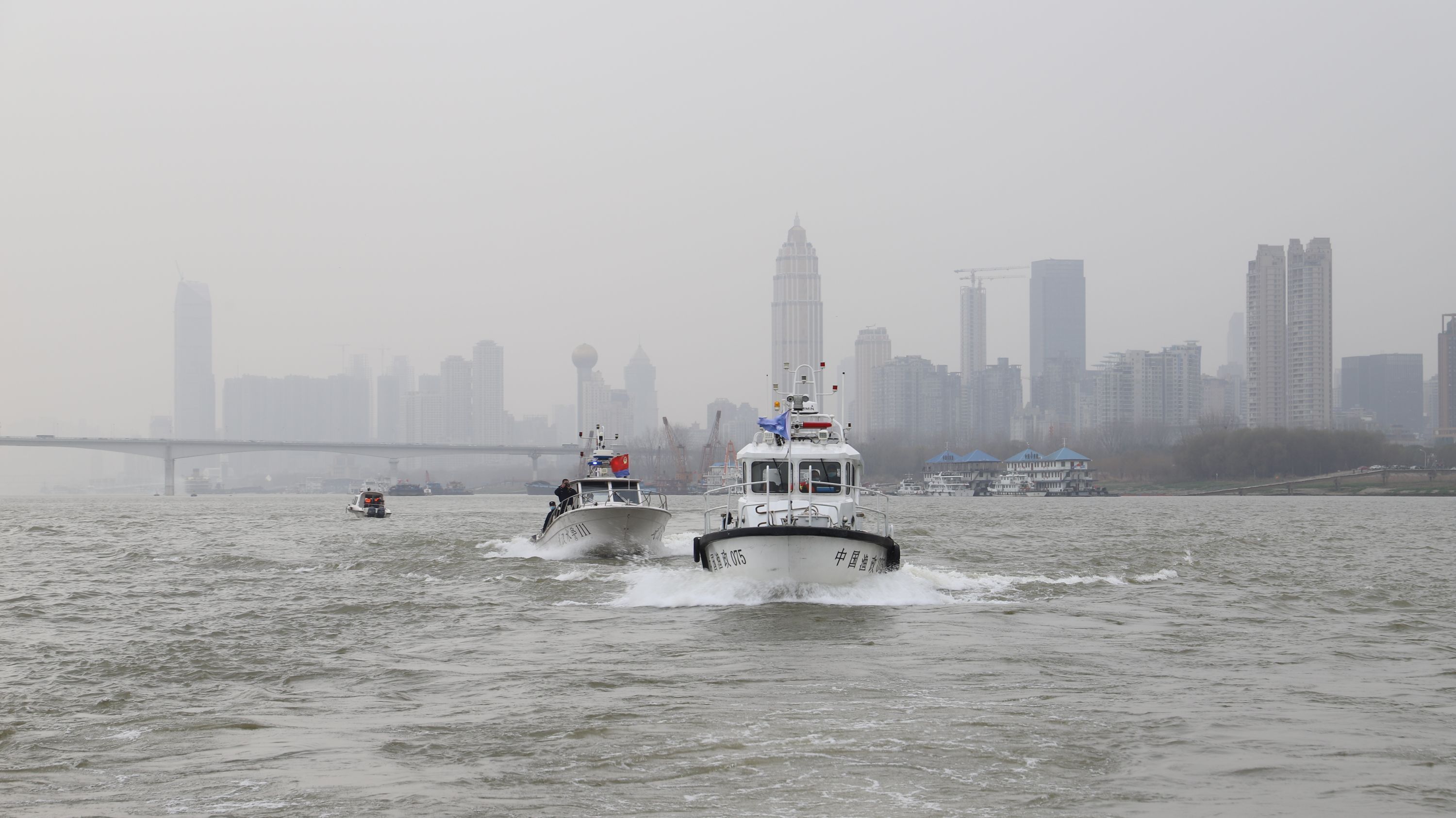 政府工作报告强调哪些问题,政府工作报告最新热点问题