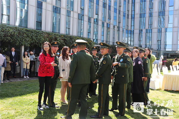 五华区“鹊桥相会·一见军心”活动在金鹰广场酒店开展