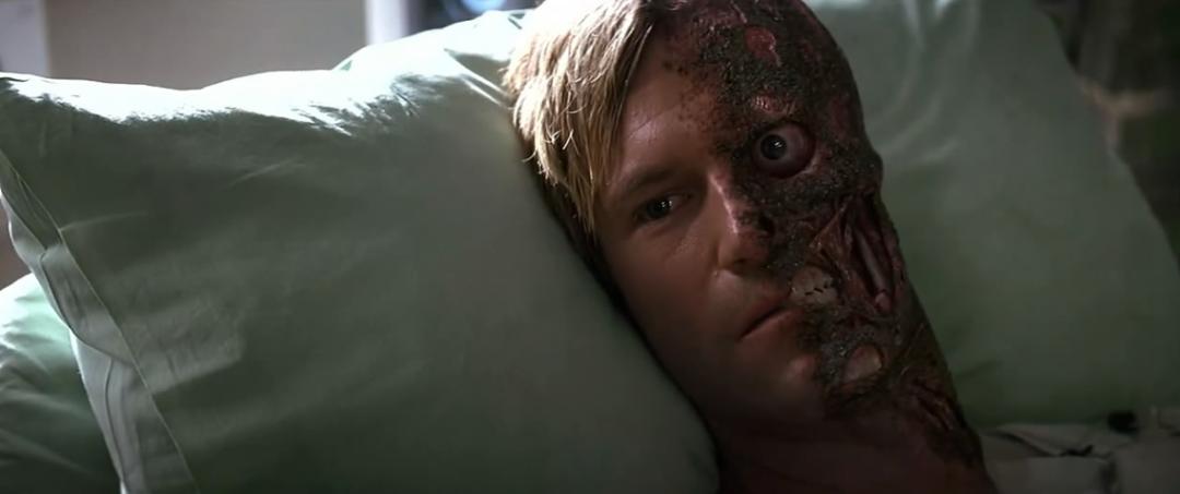 新蝙蝠侠片尾彩蛋小丑,蝙蝠侠谜语人彩蛋