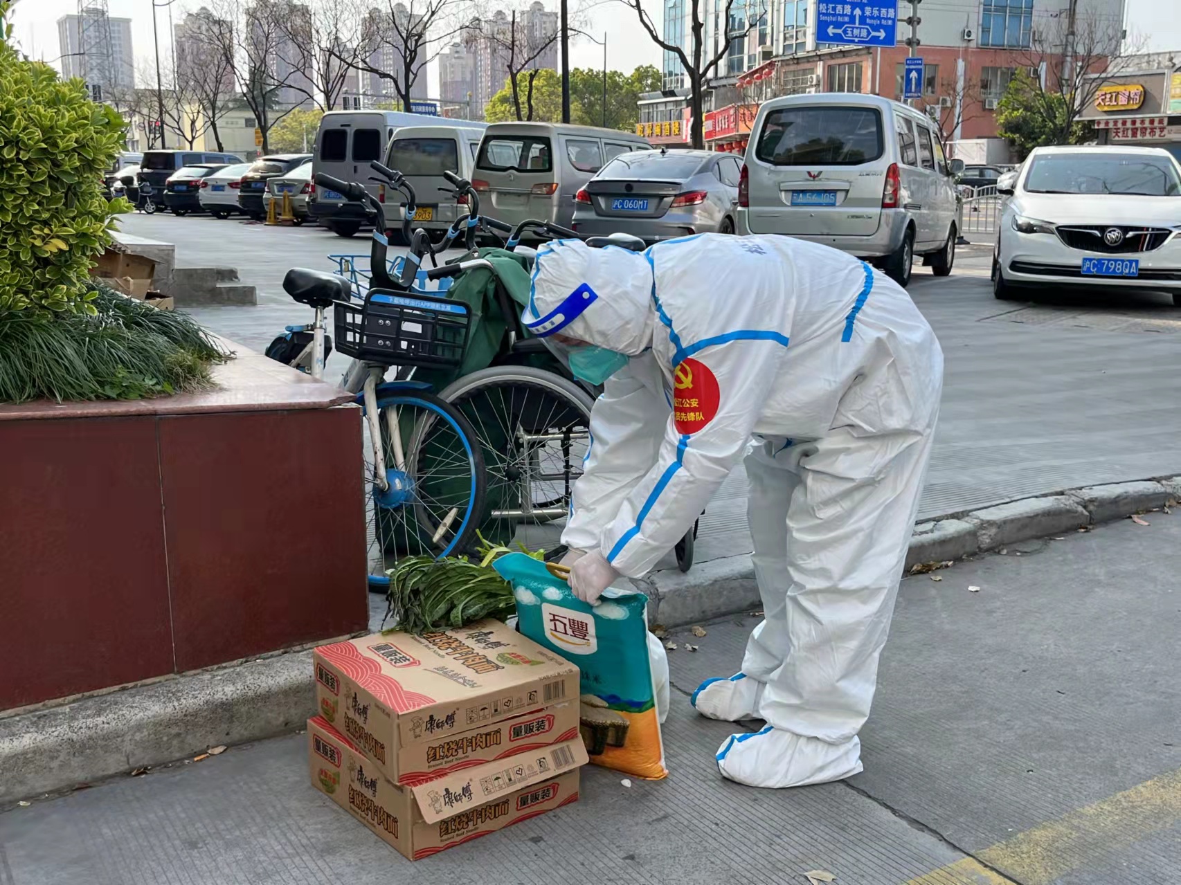 “谢谢你警官好弟弟”!6800余人“小管家”日行3万步,制作“特别关心”名单