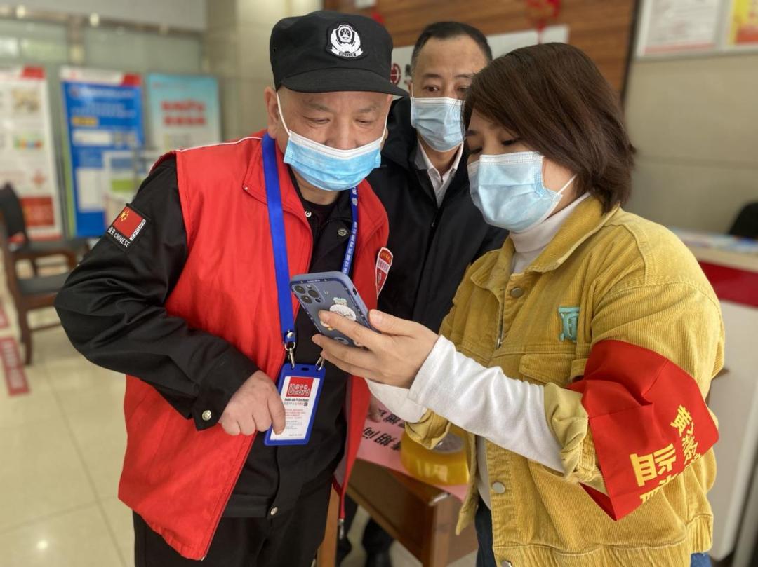 战疫她力量海报图片,战疫巾帼绽放她力量