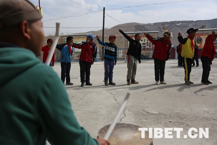 让非遗的花朵盛开在青春田野,传承让非遗活起来