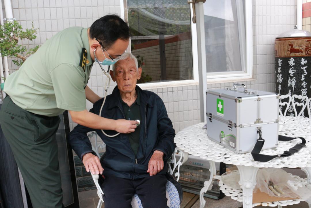 致敬战友们的图片,致敬战友的古诗句