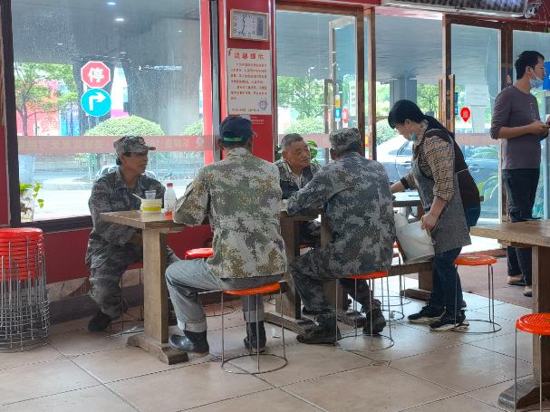 杭州16块钱自助餐,杭州13块钱随便吃的自助餐干净吗