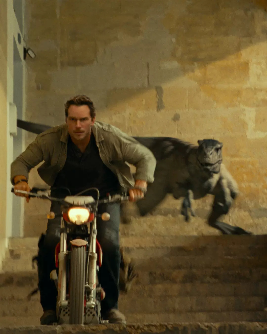 侏罗纪世界进化3恐龙打架,侏罗纪世界三各种恐龙登场的场面