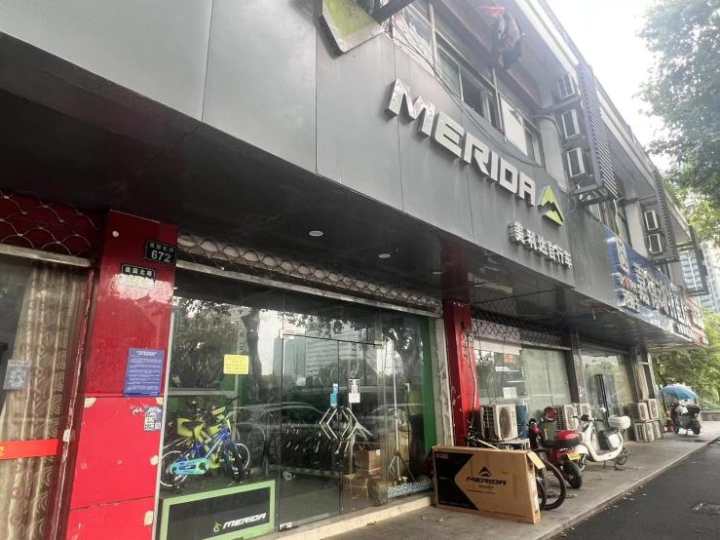 动辄上万一辆，还要等3年才能提车？小时记者调查：自行车真有那么热？