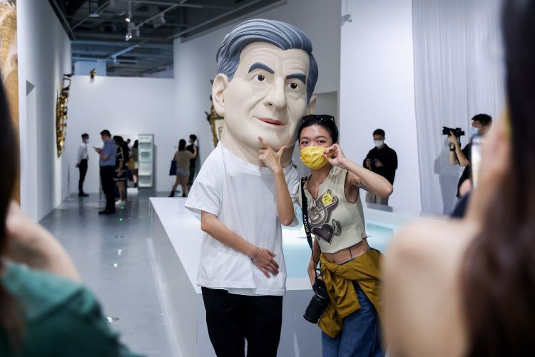 一根香蕉价值15万美金,莫瑞吉奥卡特兰香蕉