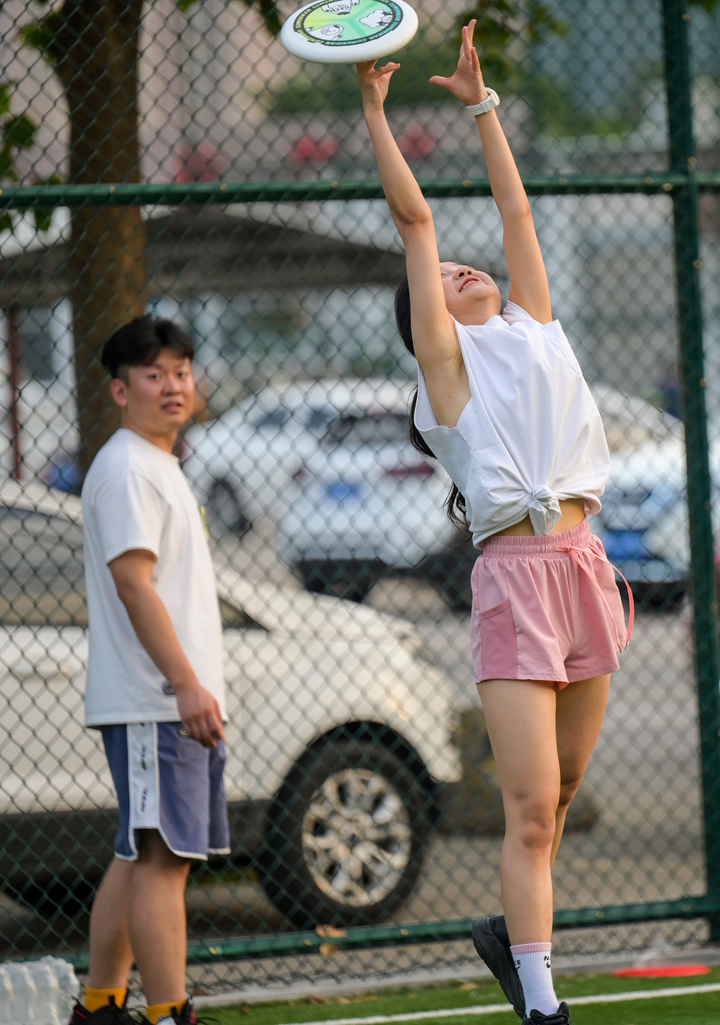 探访夏日新兴运动之——从小众到网红的飞盘