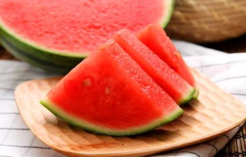 关彦斌养生说：四种水果清凉一夏