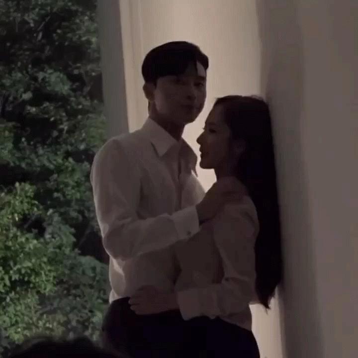 橘子晚报/偶遇朴叙俊和美女逛街；马斯克父亲与继女生二胎；