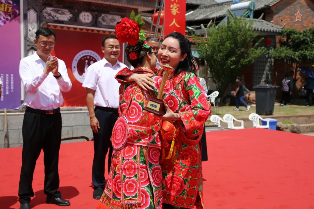 彝族第一村烟花,最火彝族乡