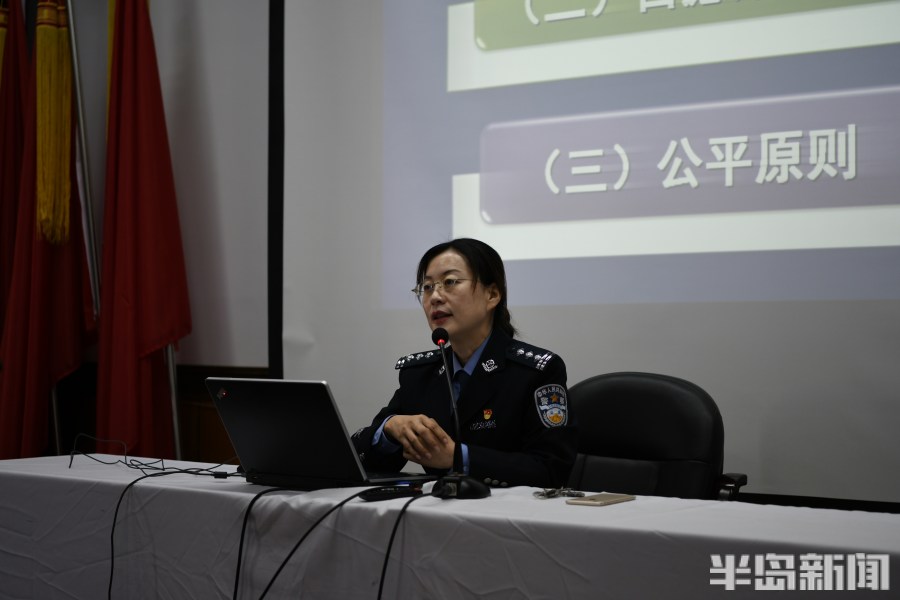 喜迎二十大，平安在身边丨文能教学授课接地气，武能实战砺精兵！看，警营园丁的别样风采