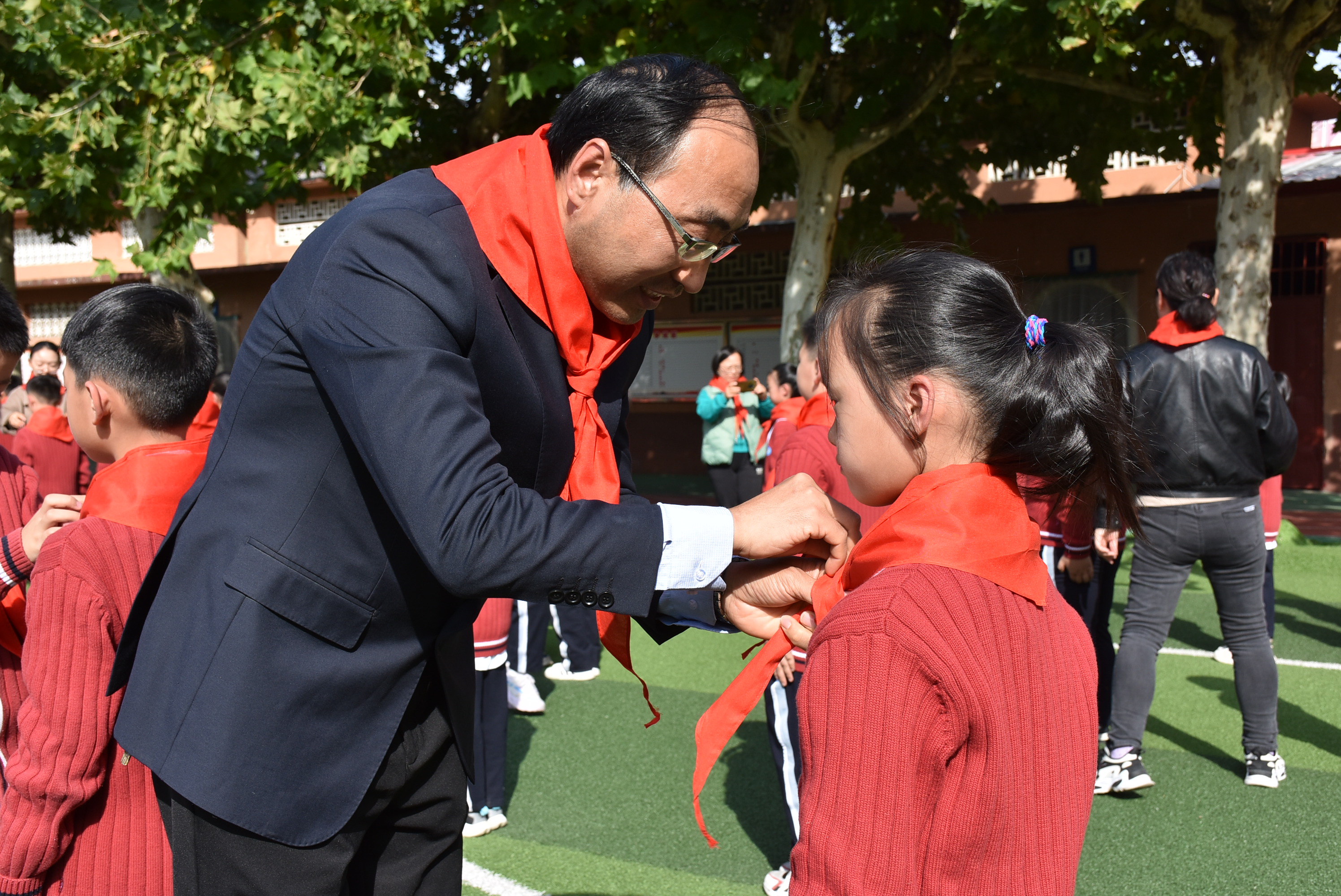 喜迎二十大童心永向党视频,驻马店第二十七小学入队仪式