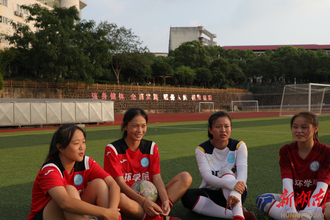 女足姑娘美不美,女足有漂亮的吗