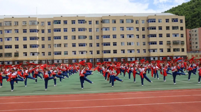 延安职业技术学院附属小学“安塞腰鼓”课程荣获陕西省中小学精品课程