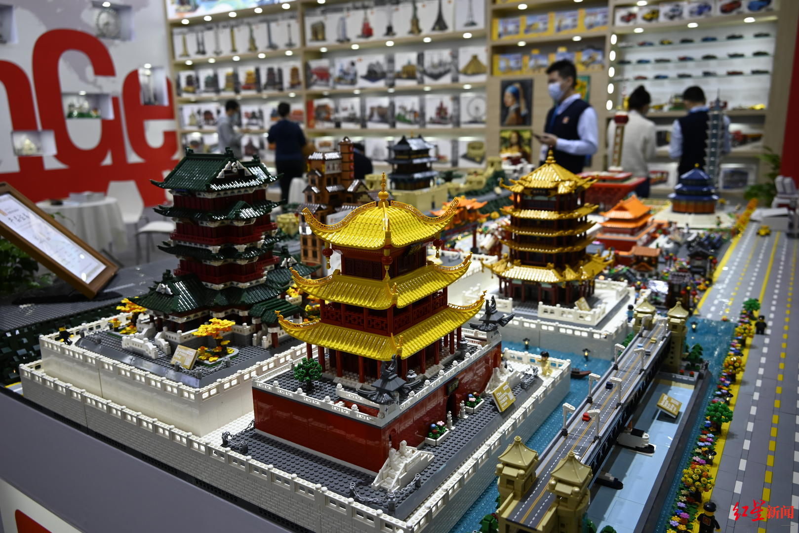 胖虎、宝可梦、三星堆……亚洲最大玩具展上，IP品牌授权藏着怎样的“生意经”？