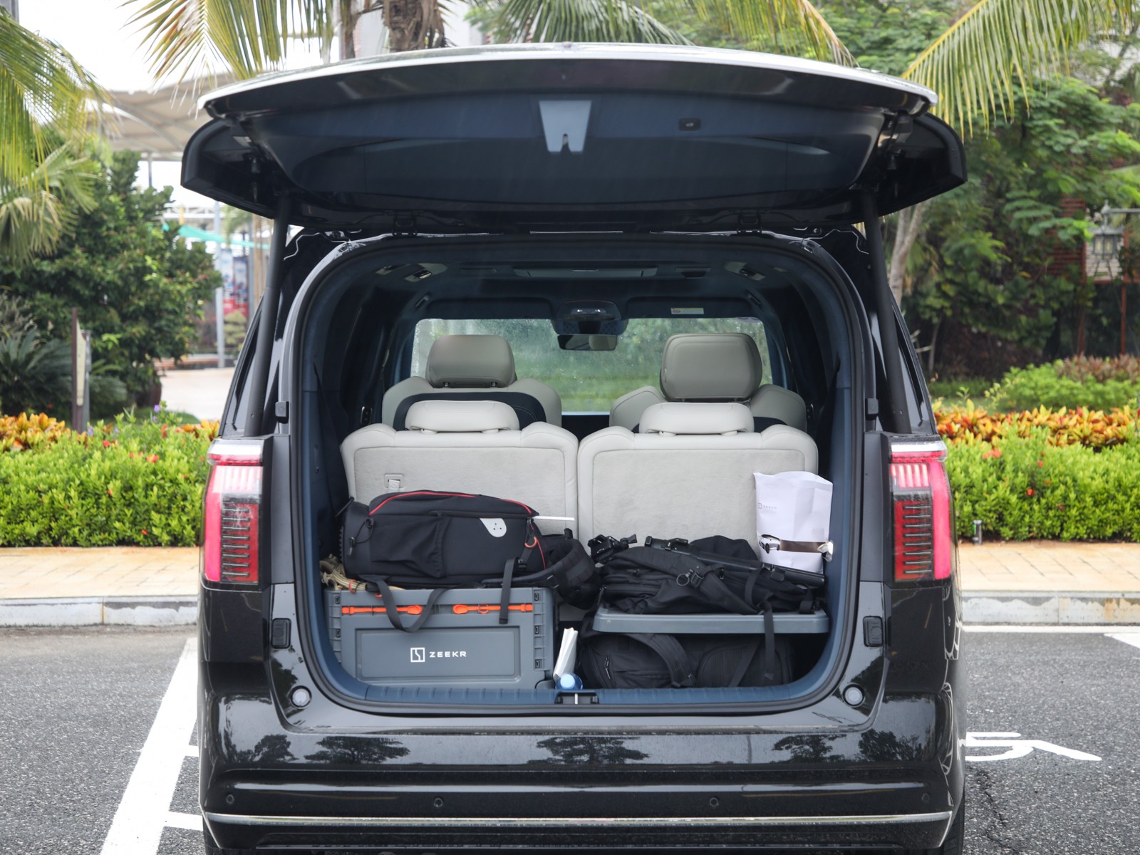 全系标配性价比高的车,全系标配四驱豪华车