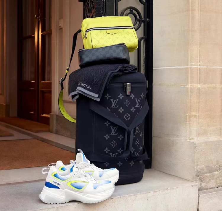 lvhorizon行李箱登机,lvhorizon四轮拉杆箱